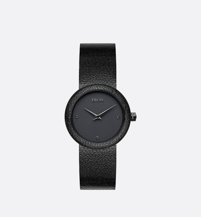 La D de Dior Black Ultramatte