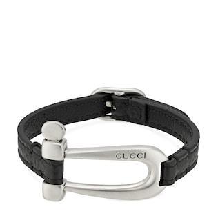 Leather bracelet with stirrup