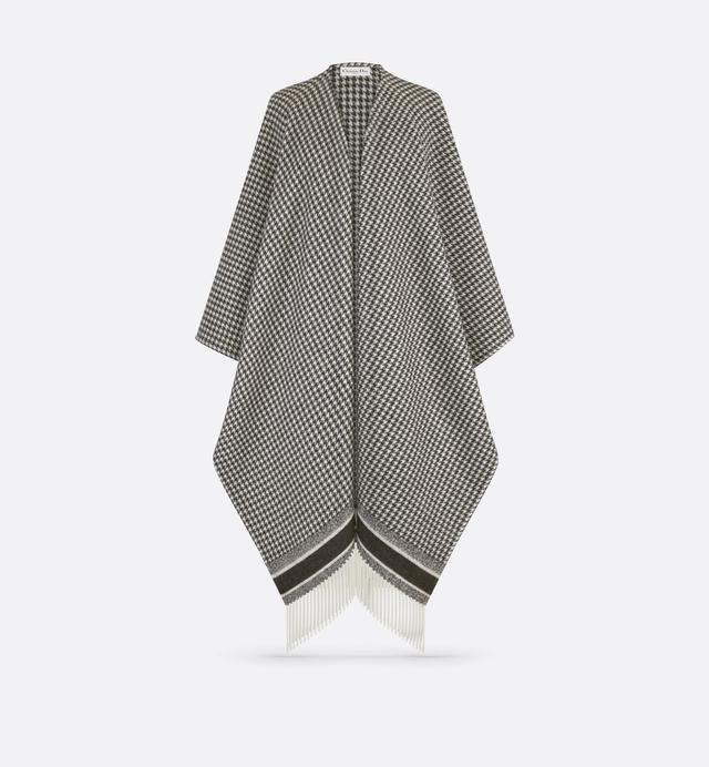 30 Montaigne Poncho